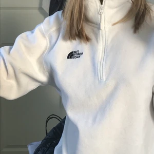 The North face  - Säljer denna fina flis😍 köparen står för frakten! 