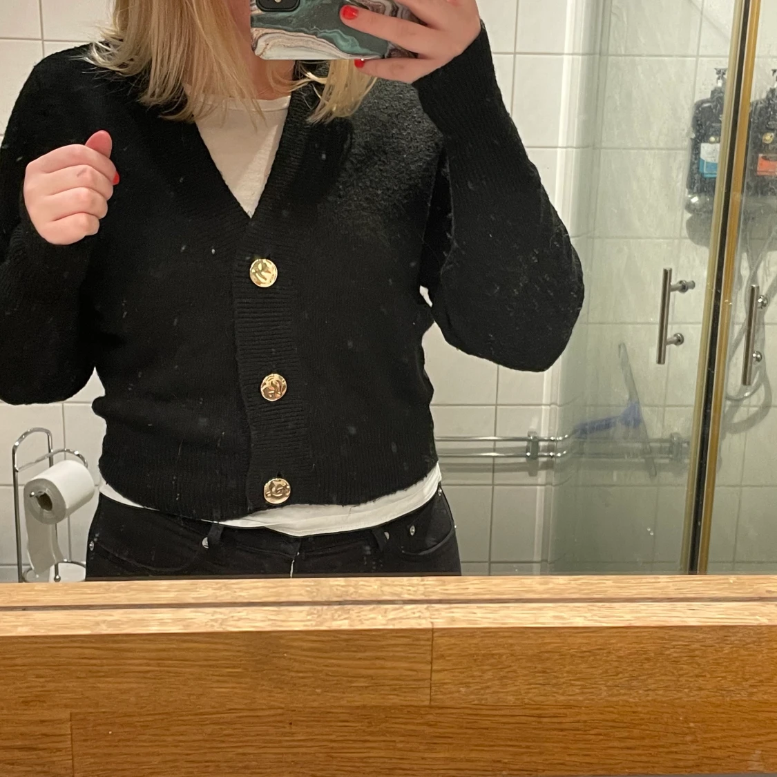 Svart kofta med guldknappar  - 90