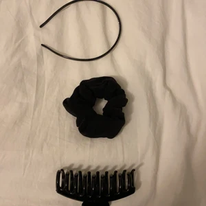 Matchande set i färgen kol - En hårklämma ett diadem och en schrunchie för ett paket pris. 69kr. 