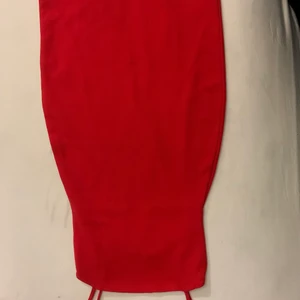 Röd klänning från Gina Trico - Röd sommarklänning från Gina i str S. 
