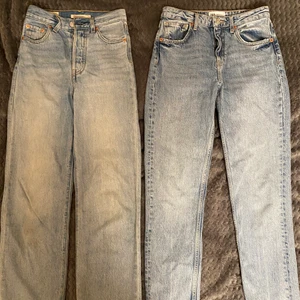 Jeans - Två stycken jeans ifrån zara och Levis. Levis jeansen har storleken 23 i midja och har 66cm som innerbens längd, dom har modellen som vida jeans. Jeansen ifrån zara är ett par midrise straight leg med storleken 36 men en innerbens längd på 66cm💗 kostnaden för båda är 600kr + frakt tillkommer😊
