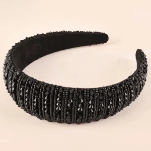 Glittrigt diadem  - Säljer mitt glittriga diadem. 60 kr gratis frakt 💕