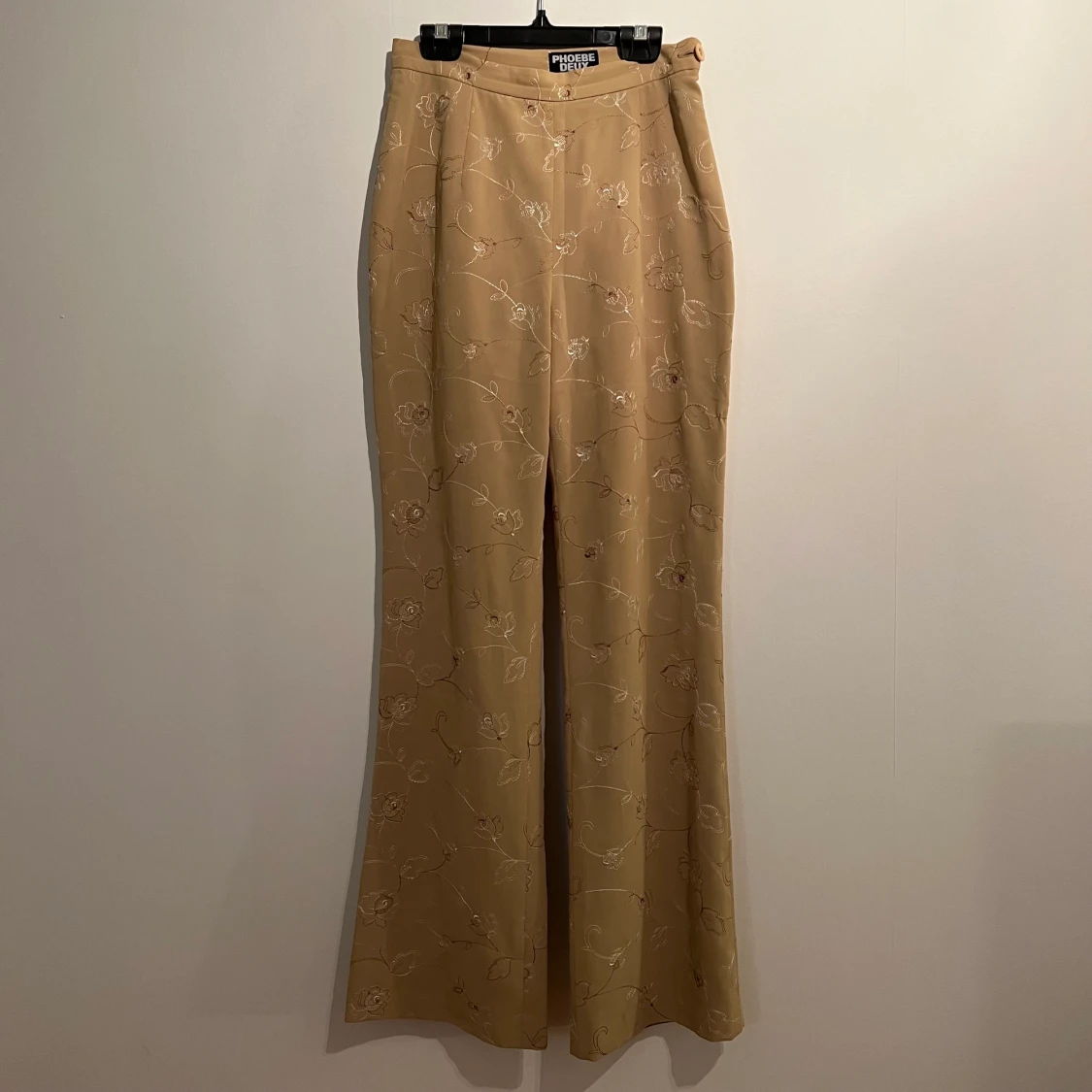 Beig blommiga byxor đ€