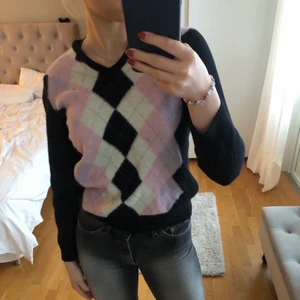 Ulltröja från lyle & scott - Ulltröja i bra skick från Lyle & scott i storlek xs. Köparen står för frakt och hör av dig vid frågor❤️