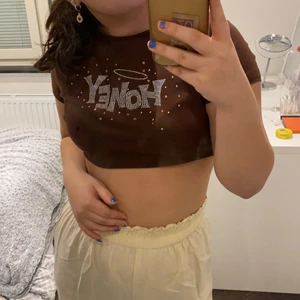 Jätte fin top från shein storlek 38 - Jätte fin top från SHEIN  jag har aldrig använt den 