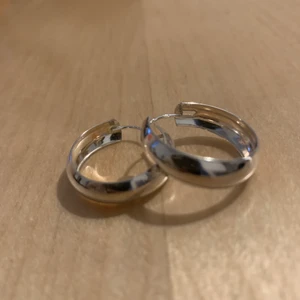 Creole örhängen äkta silver NYA! - 21 mm diameter. Från guldfynd. Oanvända! 