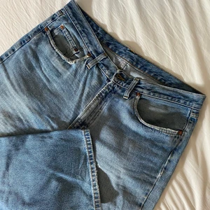 straight leg jeans - Så snygga straight leg jeans! Skulle säga att de passar en M som är från 170-180 lång beroende på hur man vill att de ska sitta💖