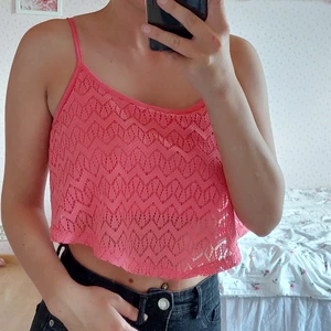 Rosa linne storlek M - Oanvänt rosa linne från newyorker. Finns inget att anmärka på då de är nytt. 💁🏽‍♀️ jag är 160 cm lång 🐶🐱 djurfitt hem 🚬 rökfritt hem ✉📫 skickas mot fraktkostnaden