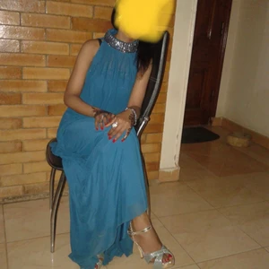 2 delar evening gown - 2 delay evening gown with stress. On intresserad skriva gärna,  skickar mer bilder.  Använd bara en gång. 