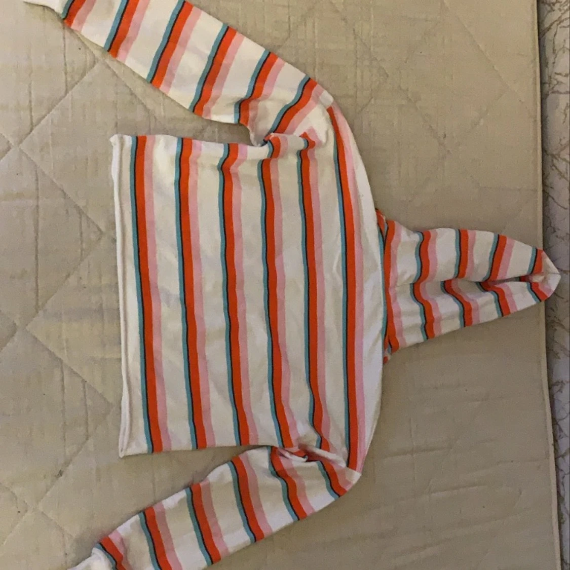 Färgglad hoodie - 90