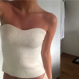 Alpaca topp - ✨Intressekoll✨ Funderar på att sälja denna alpaca topp från & other stories i xs som är slutsåld, helt oanvänd med lapparna kvar! Buda från 300!