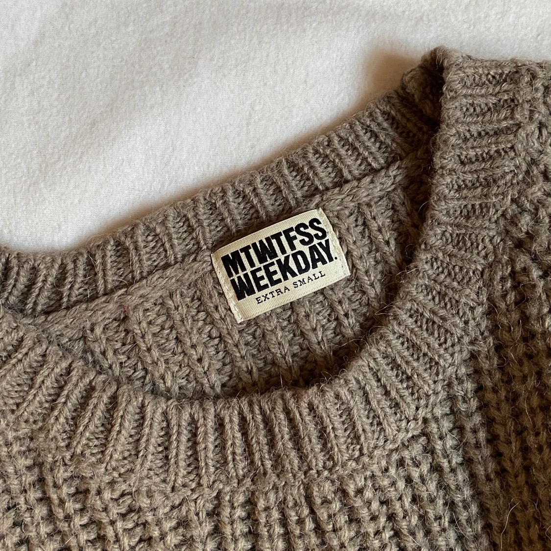 Beige stickad tröja - 91