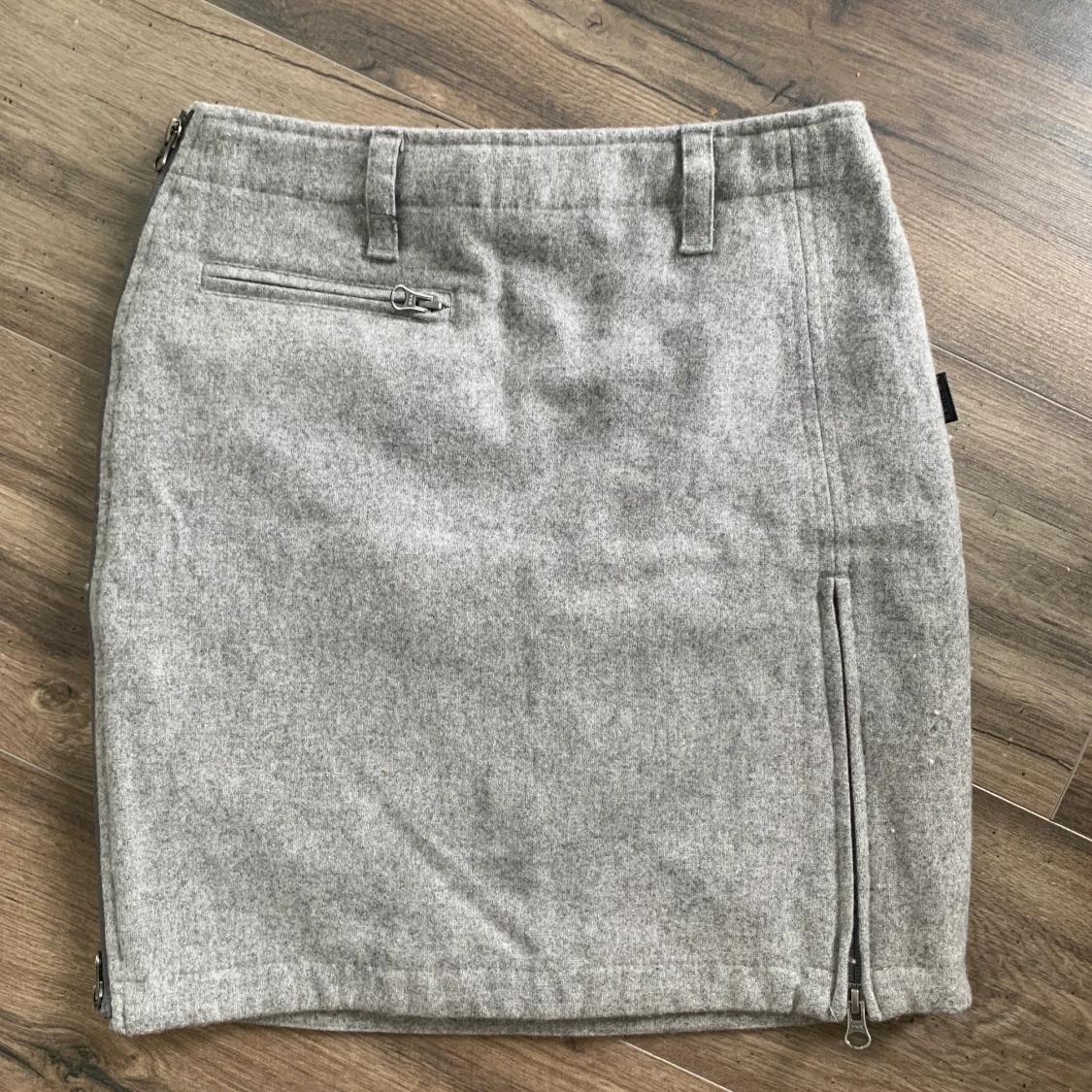 Grå kjol storlek XS - 91