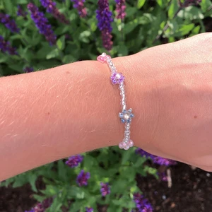 Elastiskt band - Säljer detta super fina armband för 25 kr + frakt. Kan göra fler färger 🔥🔥