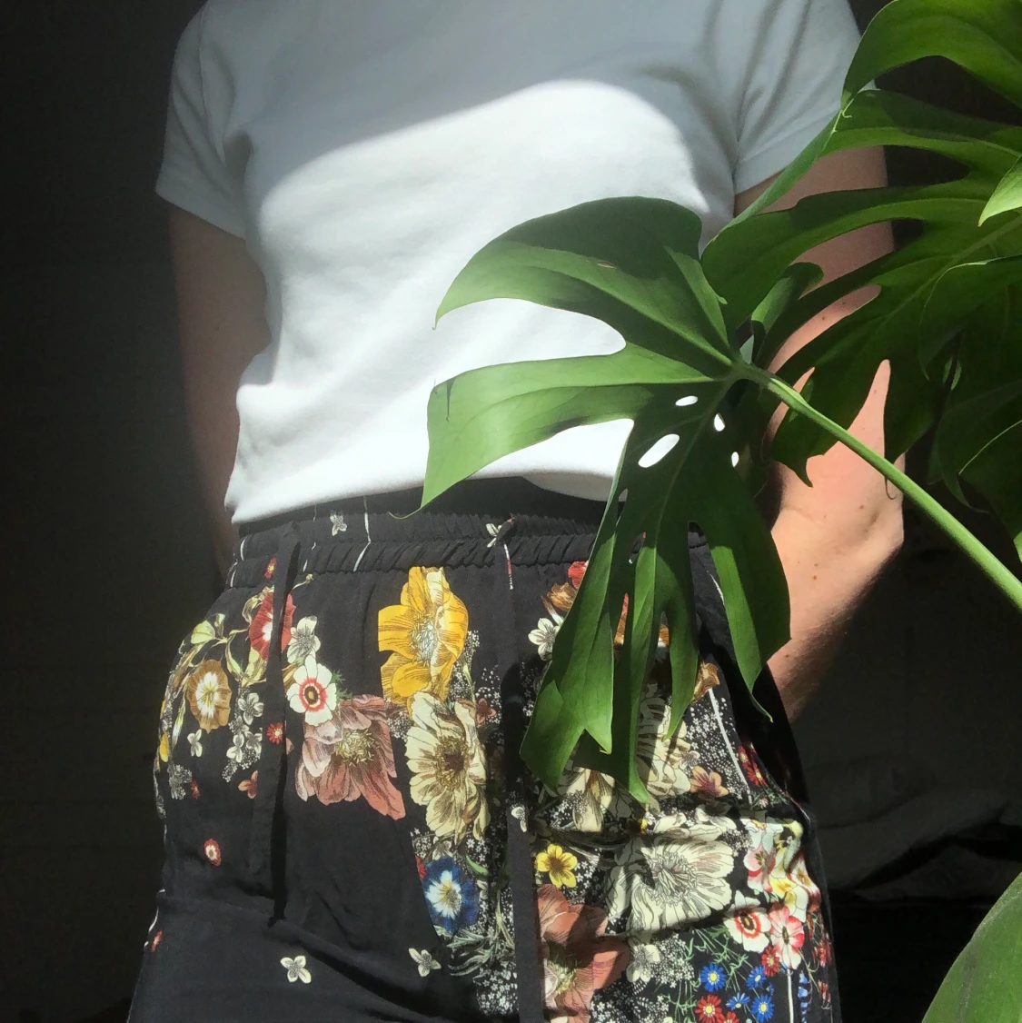 Sommarbyxor med blommor