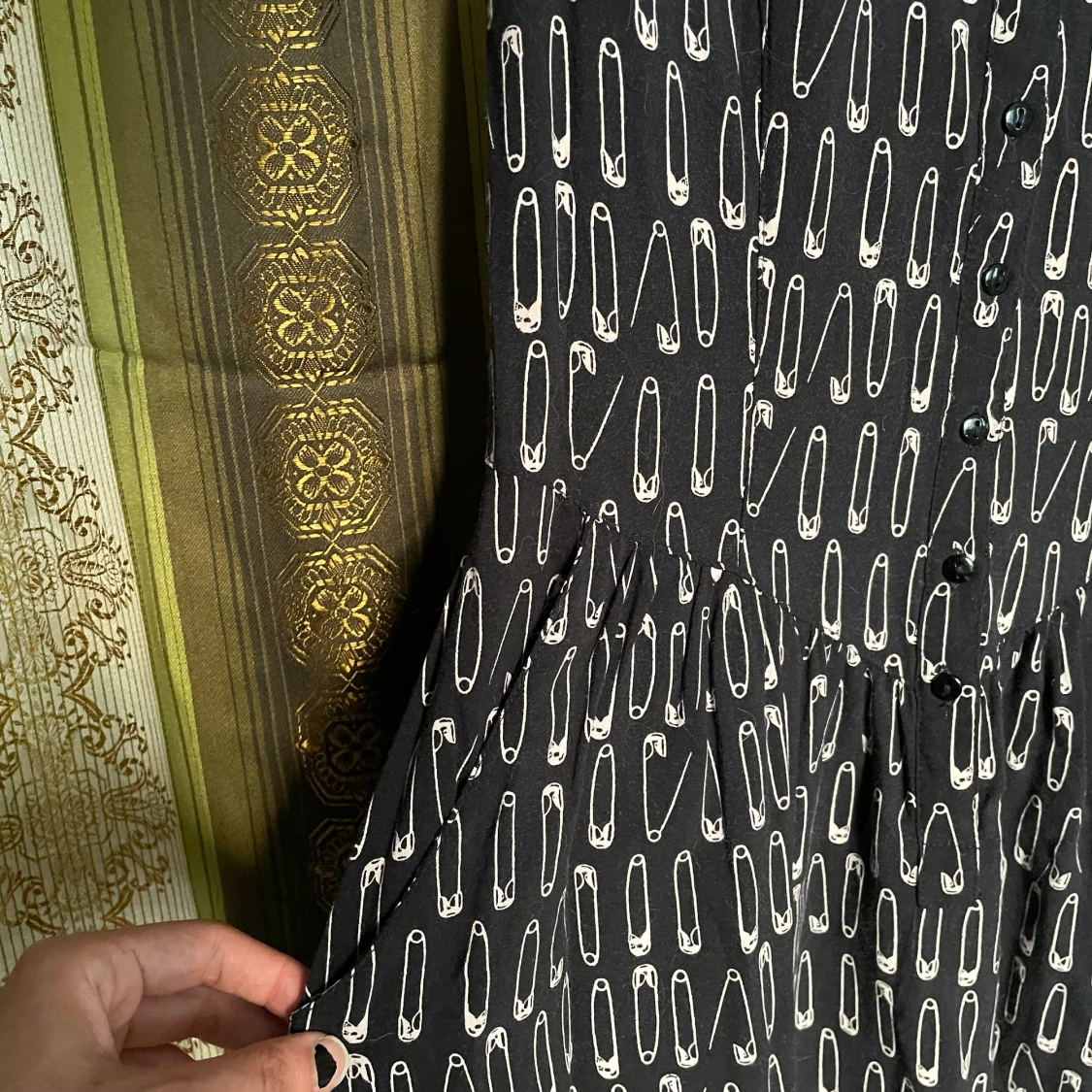 Skater dress med säkerhetsnål-print - 90