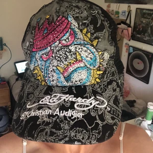 ed hardy keps  - Äkta ed hardy keps med lappen kvar, säljer endast vid bra bud 