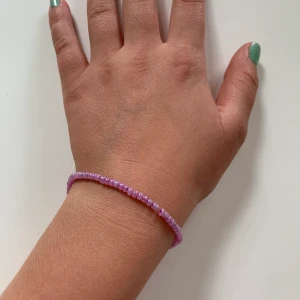 Armband  - (handgjort Armband) det kostar 20😃 köparen Betalar frakten😀✨💛