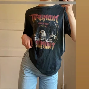 Gina tricot tshirt  - Tshirt från Gina som jag inte längre använder🌸 jättefint skick! 