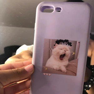 Mobilskal - Säljer ett super sött mobil skal till iPhone 8plus⚡️💞 köpt från shein och använde i typ 1 månad! (Säljer för fick ny mobil) ⚠️Står inte för posten och leverans via seriösa intressen+ frakt ⚠️