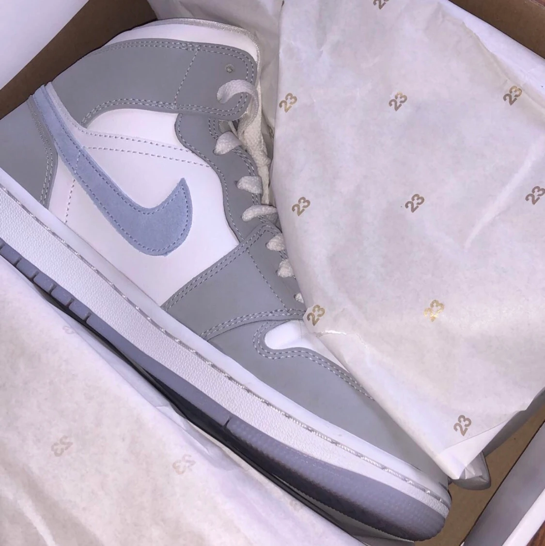 Jordan 1 Aluminium Wolf  - 91