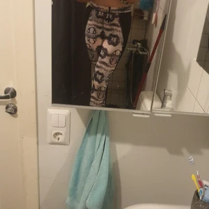 Soc Gympabyxa stl 146-152  - Den var tyvärr för liten för mig bara använd 1 gång den är ren och nytvättad köparen står för frakt ❤😊