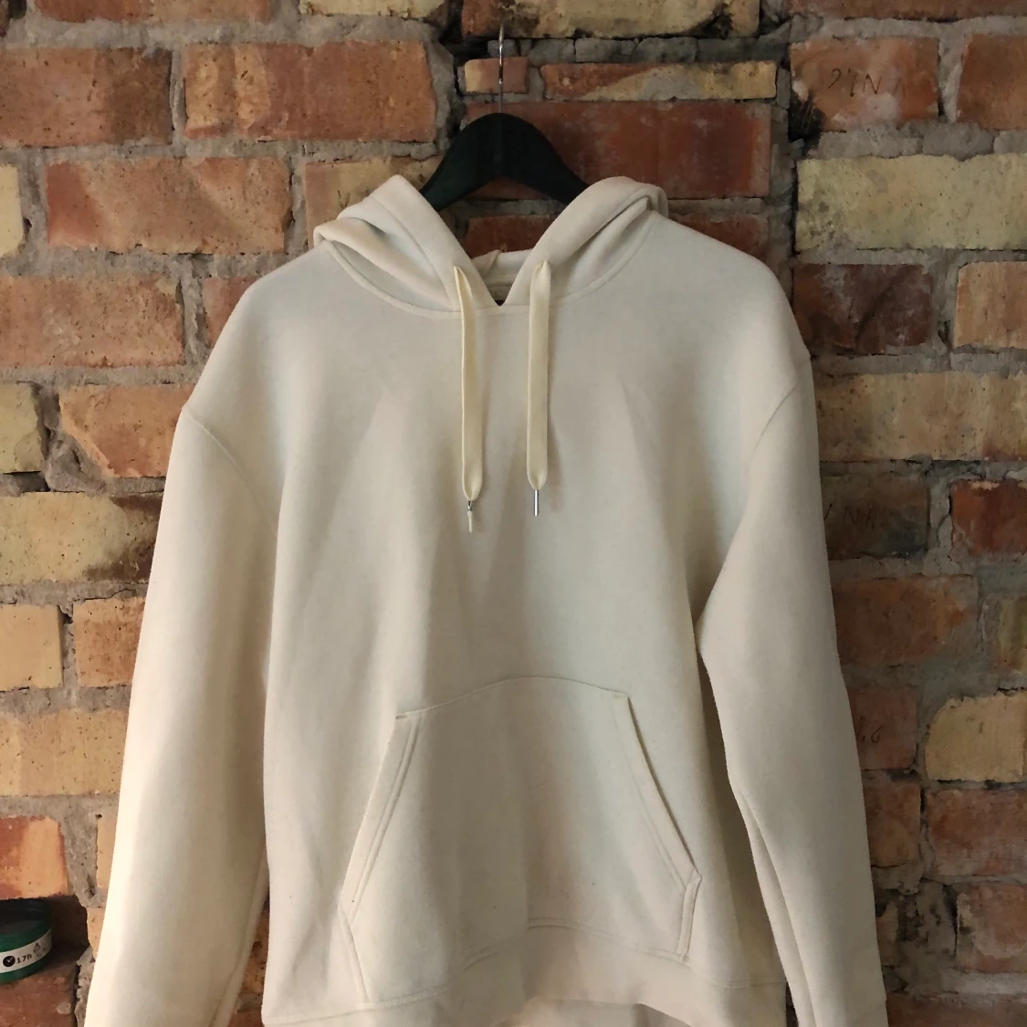 Grädd vit hoodie! St: L