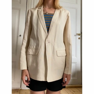 Kavaj i linne och bambu - Väldigt skön kavaj i linne och bambu!