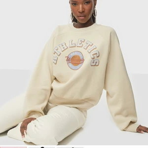 Sweatshirt - jättefin sweatshirt från gina tricot! Kommer ej till användning 