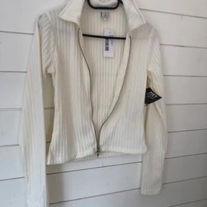 Double zip tröja Nelly - Oanvänd tröja från Nelly storlek S! 