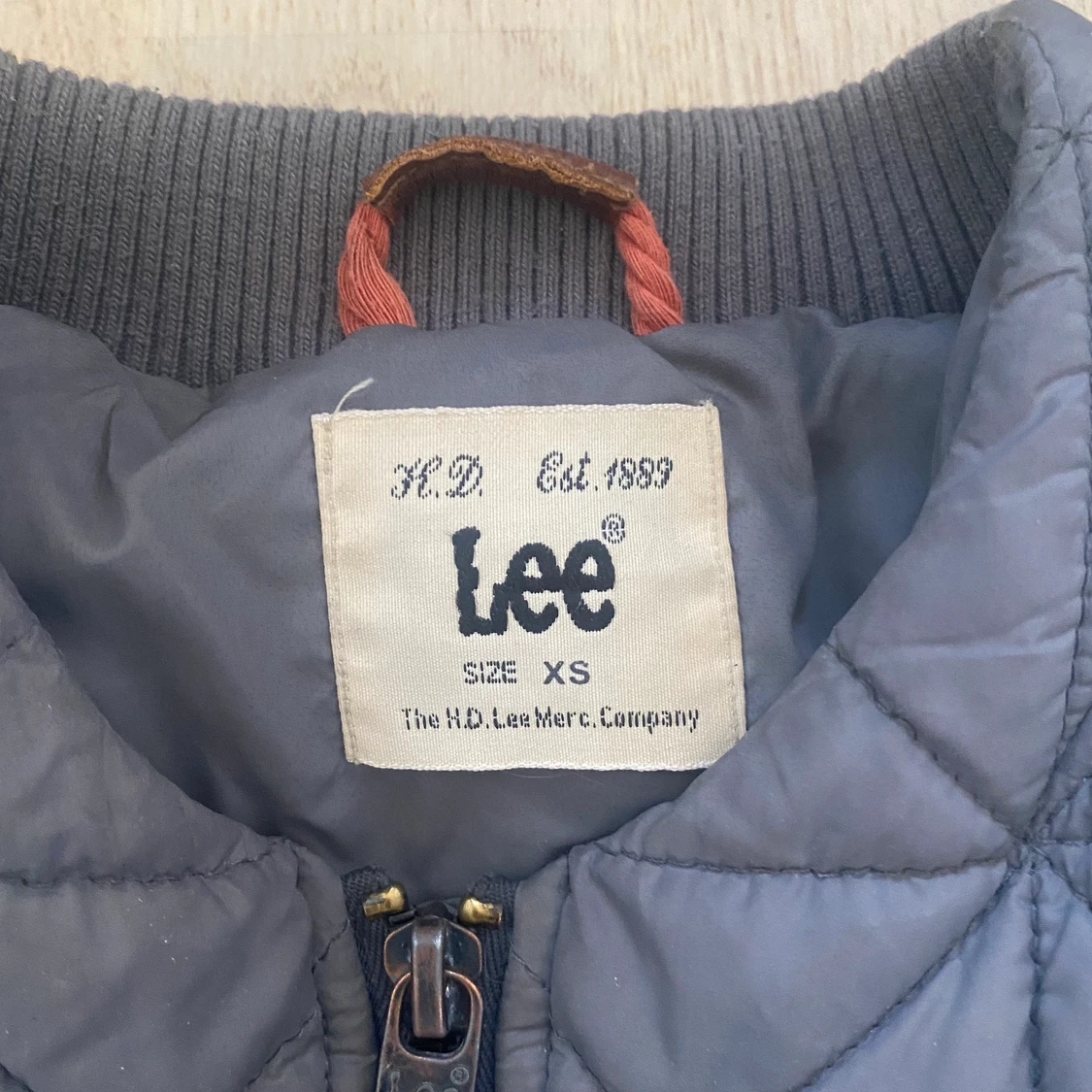 Jacka ifrån Lee. - 91