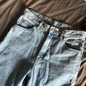 Drdenim jeans  - Jeans från carlings, dom är använda två gånger och nytvättade! Så bra skick🤩 nypris 599 eller 699kr om jag minns rätt. Vill bli av med allt så säljer hyfsat billigt