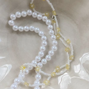 Halsband - 🌼Två jättefina halsband som passar fint tillsammans🌼 de går såklart att köpa separat om man vill och i andra färger🌼 de kostar 50kr/st + frakt🌼