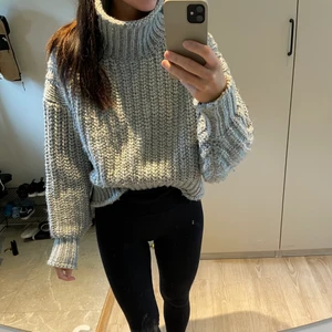 Stickad tröja  - Snygg stickad tröja i storlek S🌻