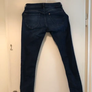 Shape up jeggings - Oanvända. Nypris 499:- 