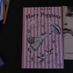 Böcker - Tre böcker. 50kr stk 100 för alla tre. :) Alla tre är pocket böcker.