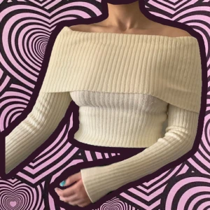 Vintage Off Sholder Sweater  - 🤎Bought Vintage so there is some wear but looks good as new!🤎 🔥Dont be afraid to DM for more pics and sizing questions🔥  