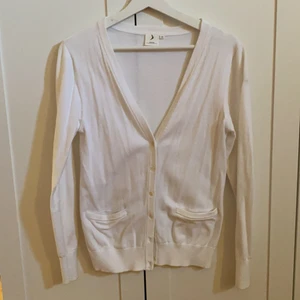 Boomerang kofta vit storlek xs - Fint vit kofta från boomerang, mycket fint skick.