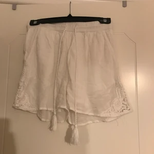 Spetsshorts - Spetsshorts från cubus sååå fina till sommaren typ på stranden över en bikini