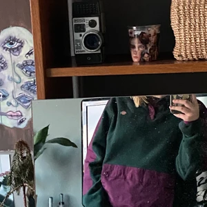 Dickies - En grön lila dickies fleece/ jacka. 