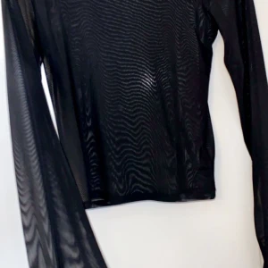 Meshtop från NA-KD - Aldrig använd top från NA-KD. Fler bilder kan fås mot intresse. Pris kan diskuteras