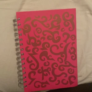 Skrivhäfte  - Jag säljer ett jätte fint skrivblock hoppas du vill köpa💗☀️