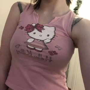 Hellokitty rosa linne  - Säljer detta fin fina linnet för det blir aldrig använda! 💕