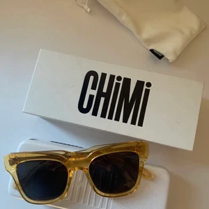 Chimi solglasögon  - Säljer mina Chimis i Mango 005💕 kan även tänka mig byta mot några i 004 modellen💕