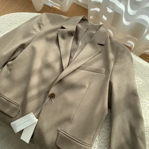 Arket - Oversized Wool Hopsack Blazer - Storlek 36. Säljer pga fel storlek. Helt ny. Nypris 1500.