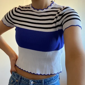 Zara topp - En zara knit topp! Den är lite croppad i passformen💓