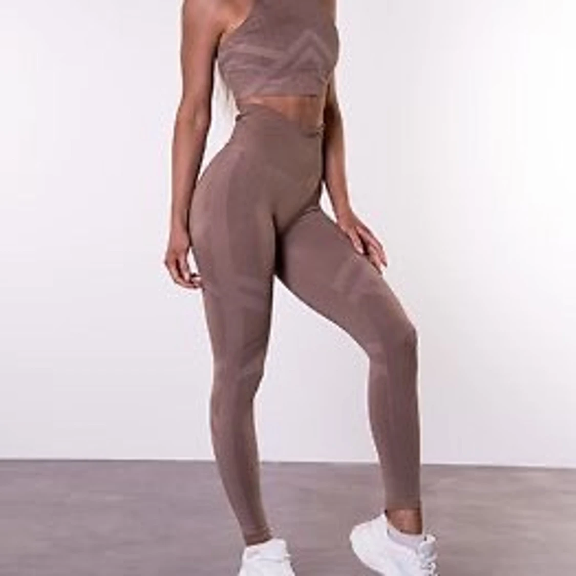 Beigea träningstights