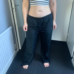 Nike-lågmidjade byxor - Lågmidjade nikebyxor❤️