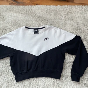 Nike croptop - • Nike croptop stl M • 