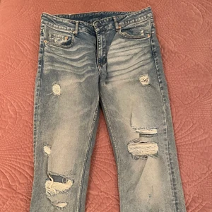 Jeans H&M, size 31 - Quite strechy, would fit both size 30 and 32